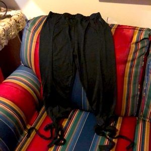 Yu Fei dance or yoga short leggings M